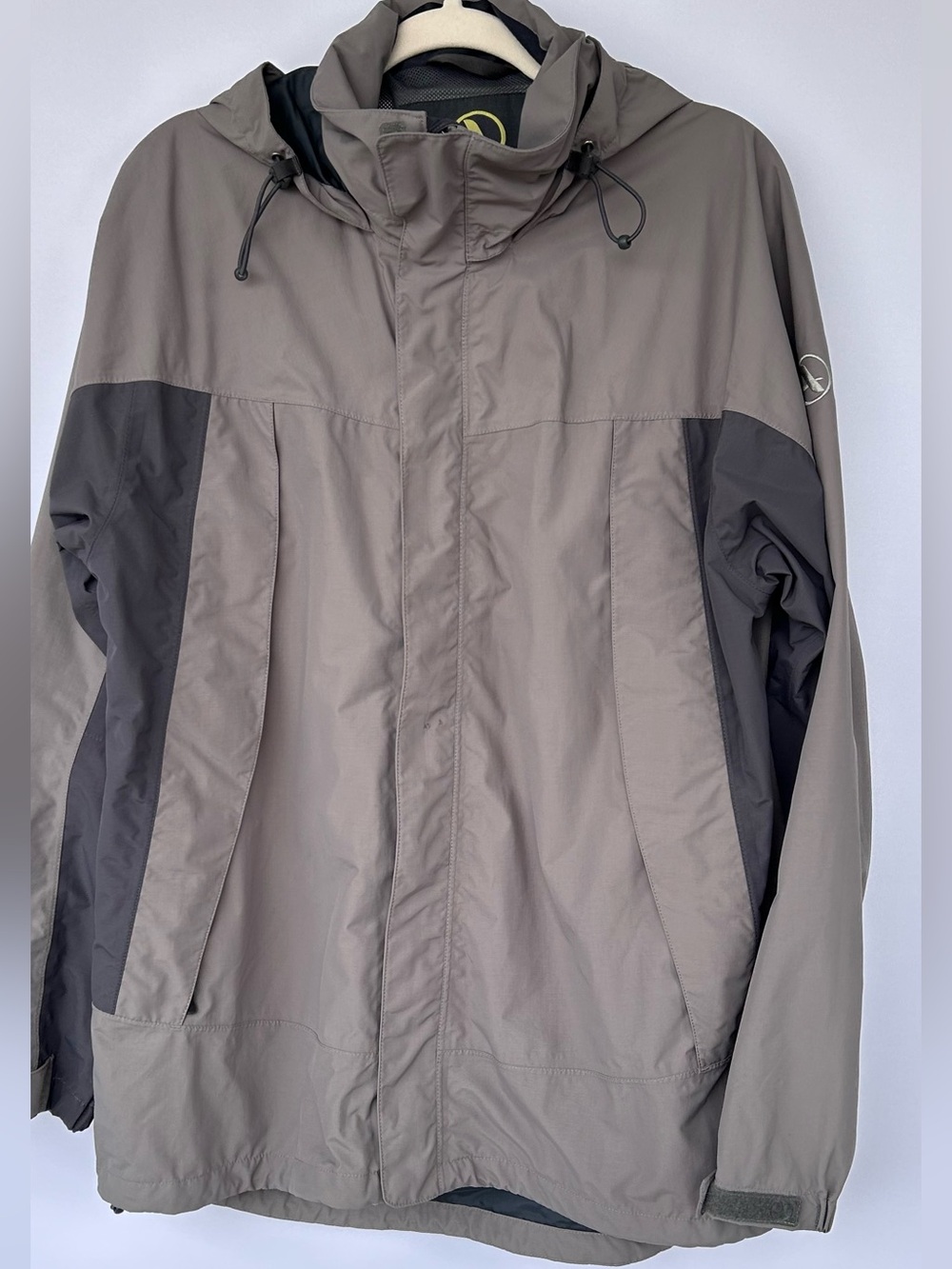 Aigle Men’s Technical Hooded Jacket Colorblock Design Storm Flaps Size Large
